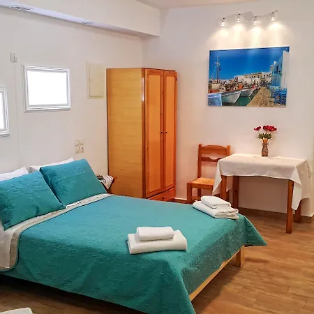 Augusta & Apartment Naousa (Paros)