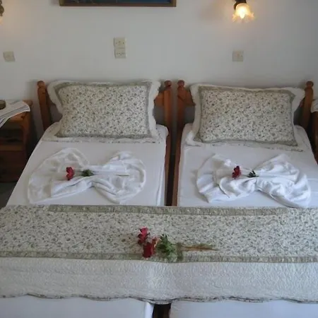 Augusta & * Naousa (Paros)