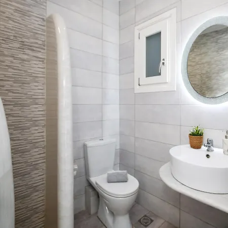 Augusta & Naousa (Paros)