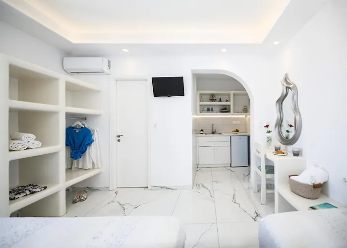 Augusta & Apartment Naoussa