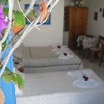 Augusta & Apartment Naousa (Paros)