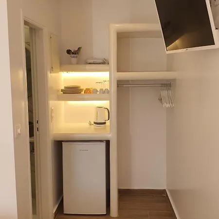 Augusta & Naousa (Paros)