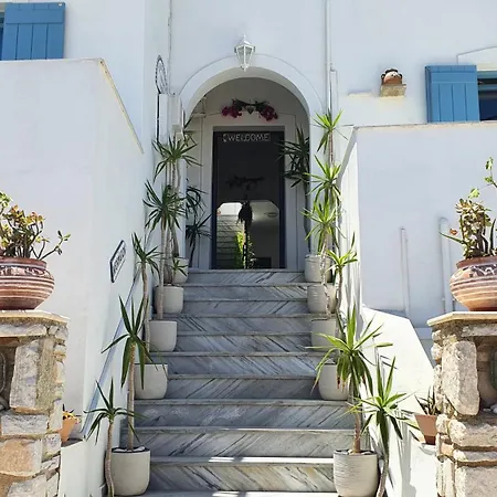 Augusta & * Naousa (Paros)