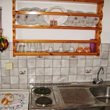 Augusta & Apartment Naousa (Paros)