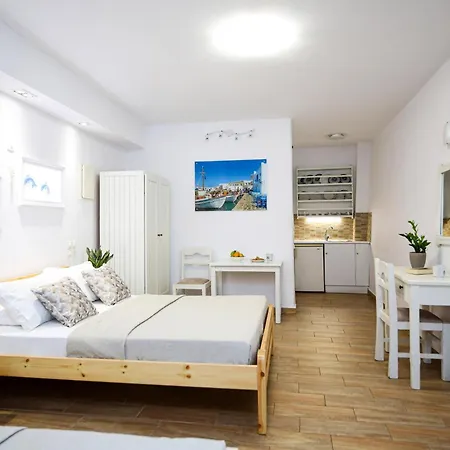 Apartment Augusta & Naousa (Paros)