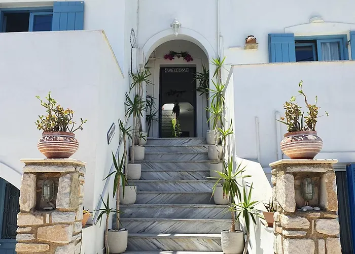 Augusta & * Naousa (Paros)