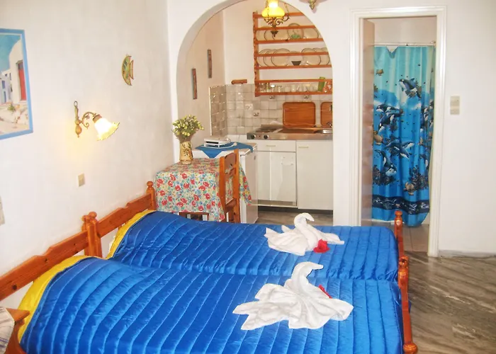 Augusta & Apartment Naousa (Paros)