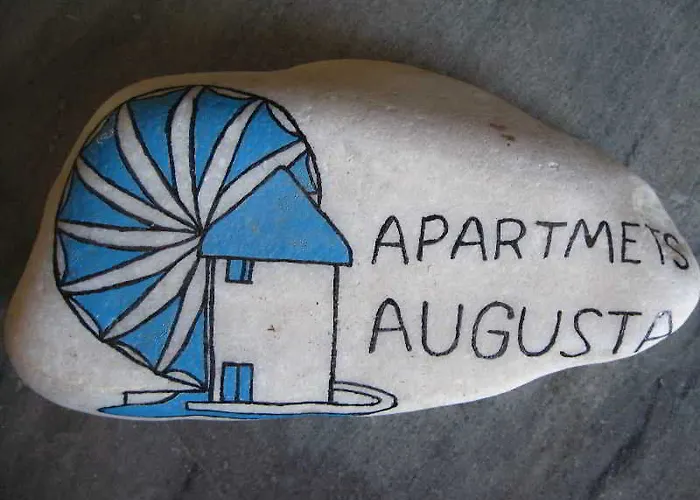 Augusta & Apartment Naousa (Paros)